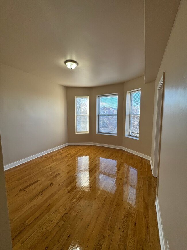 Foto del edificio - 6507 S Ingleside Ave