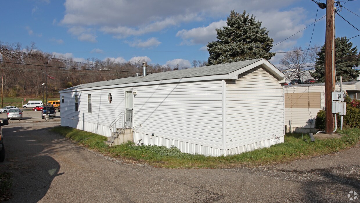 Primary Photo - 2400 Clairton Rd