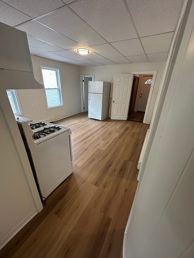 Building Photo - 19 Butterfield St