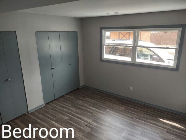 Building Photo - 1950 Warren St