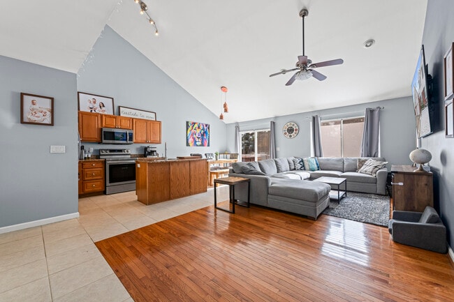 Building Photo - 3836 Lesia Dr