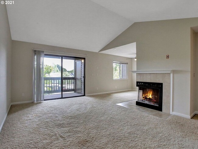 Foto del edificio - Sunny 2bdrm/2bath Condo in South Beaverton...