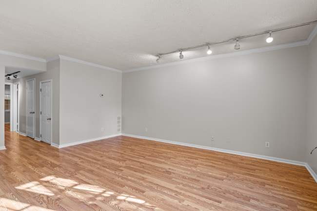 Photo - 1957 1/2 Calvert St NW Apartment