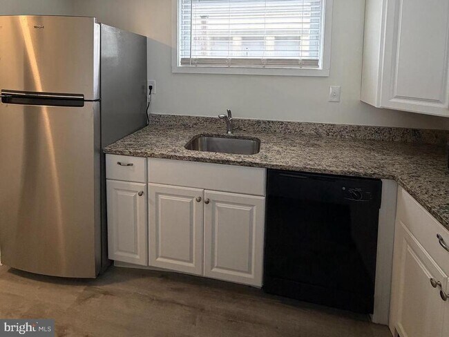 Building Photo - 5485 Harpers Farm Rd