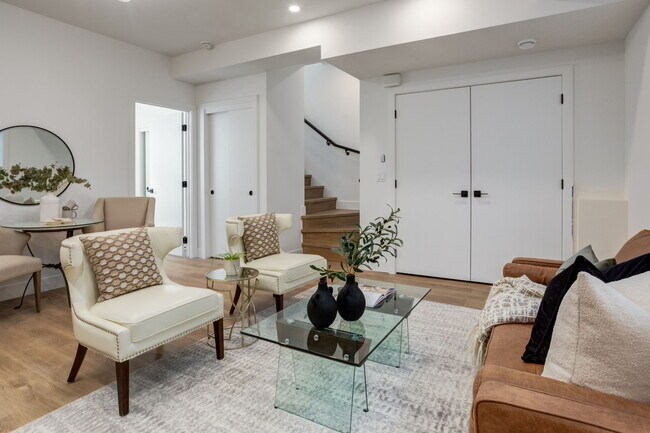 Photo du bâtiment - Modern 1 Bedroom Basement Suite Available Immediately