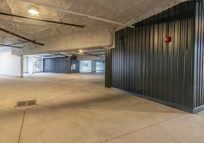 Building Photo - 1540 Venetian Blvd