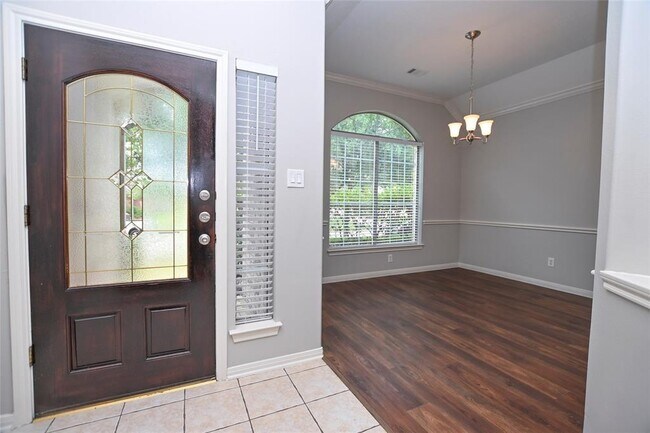 Building Photo - 5814 Windy Knoll Ln