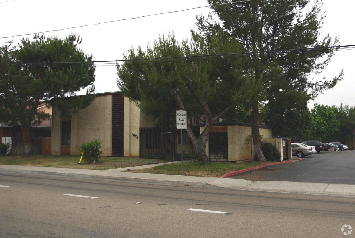 Building Photo - Hiawatha Apartments