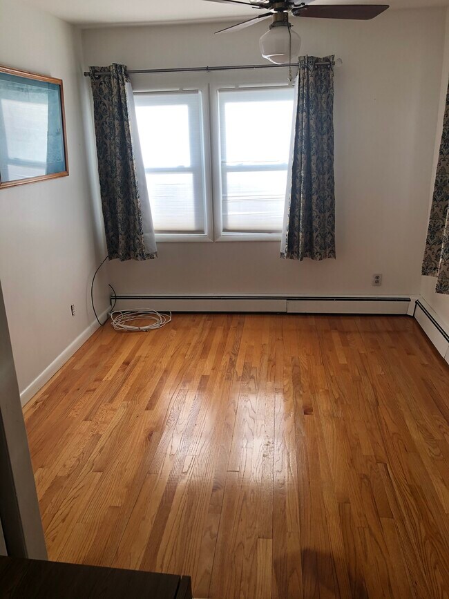 Sala de TV - 66 Luyster St