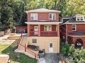 Building Photo - 144 Sumner Ave