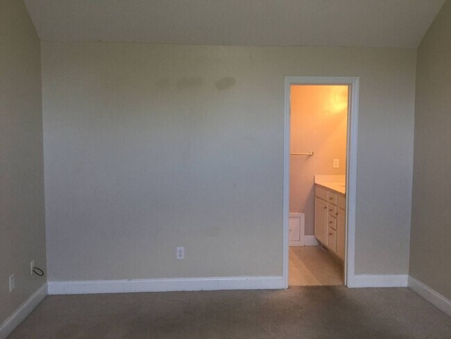 Foto del edificio - Centrally Located Home in New Bern-3 Bedroom With FROG