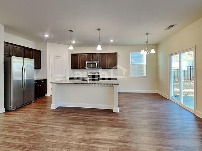 Foto del edificio - 1930 Sterling Brook Ct