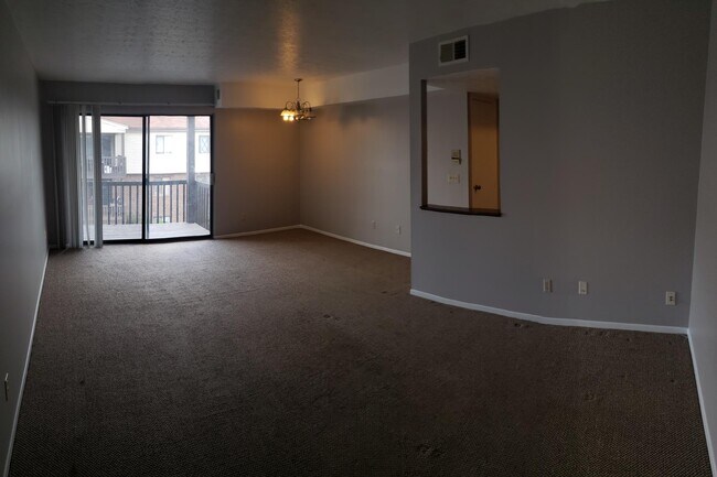 Building Photo - 2598 Ferguson Rd
