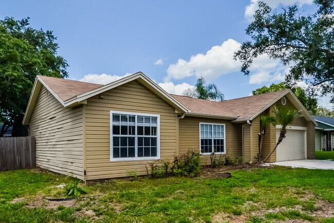 Foto del edificio - 5010 Lighterwood Ct