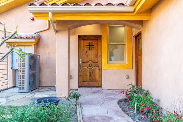 Building Photo - 711 Mission Dr