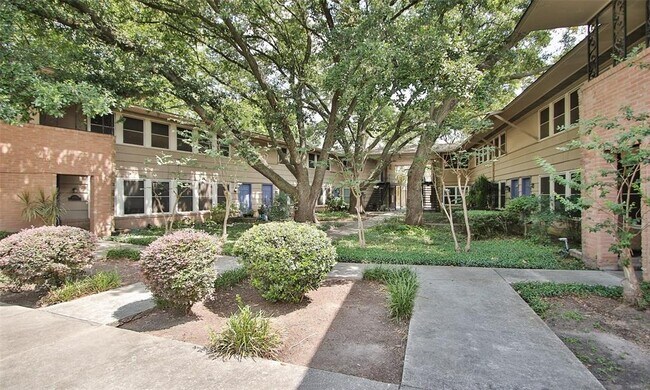 Building Photo - 4018 Blue Bonnet Blvd