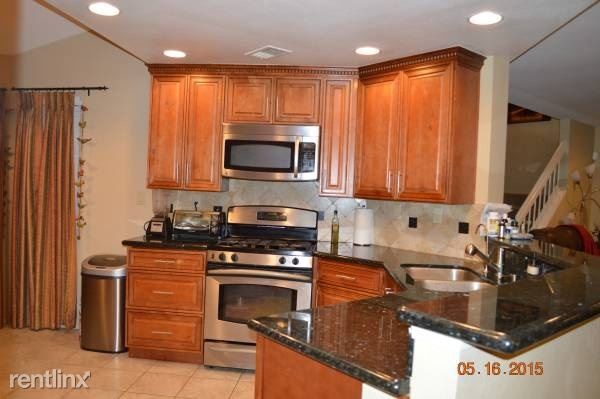 Building Photo - 16045 Caminito Tomas