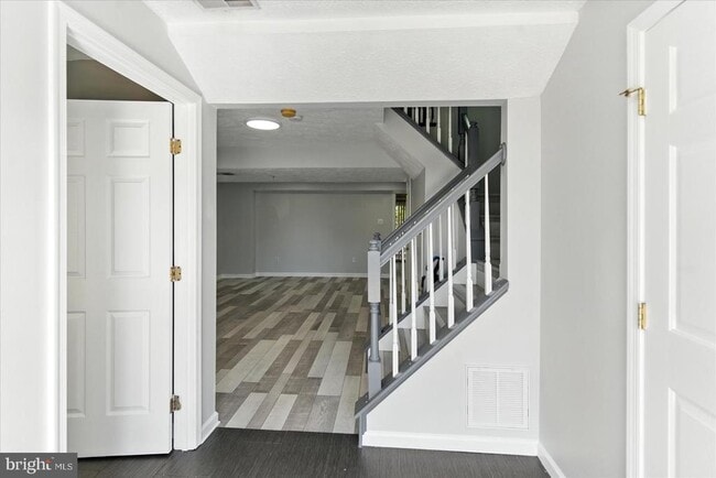 Building Photo - 1065 Jeanett Way