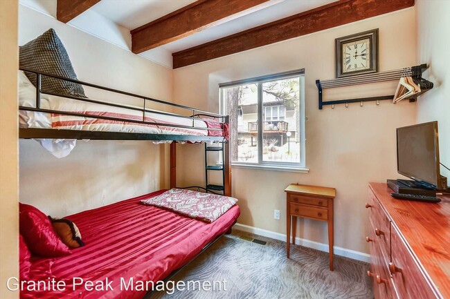Building Photo - 2 br, 2 bath House - 3115 N Lake Blvd. #81