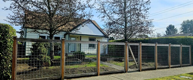 Building Photo - Mullen St. 3 bed/1bath North End with loft  - $200 OFF!
