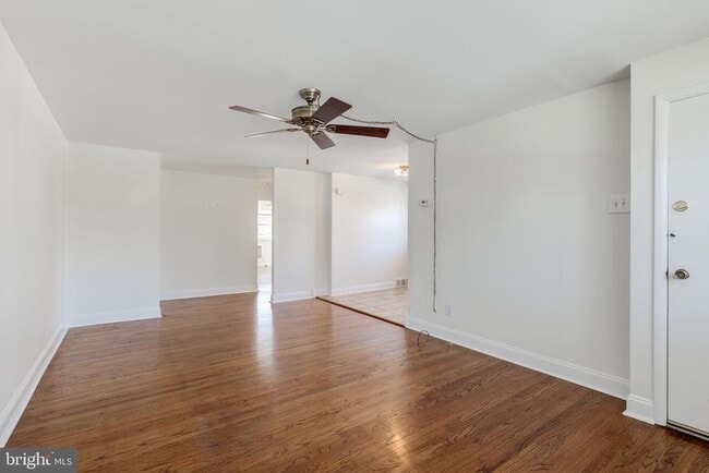 Building Photo - 5448 Hermit Terrace