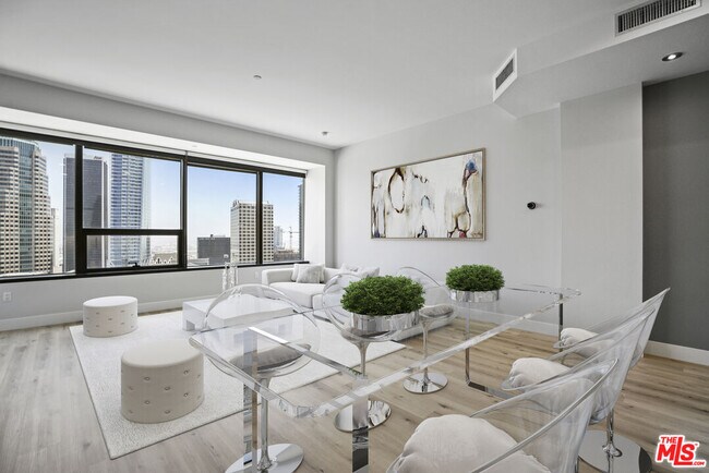 Building Photo - 1100 Wilshire Blvd