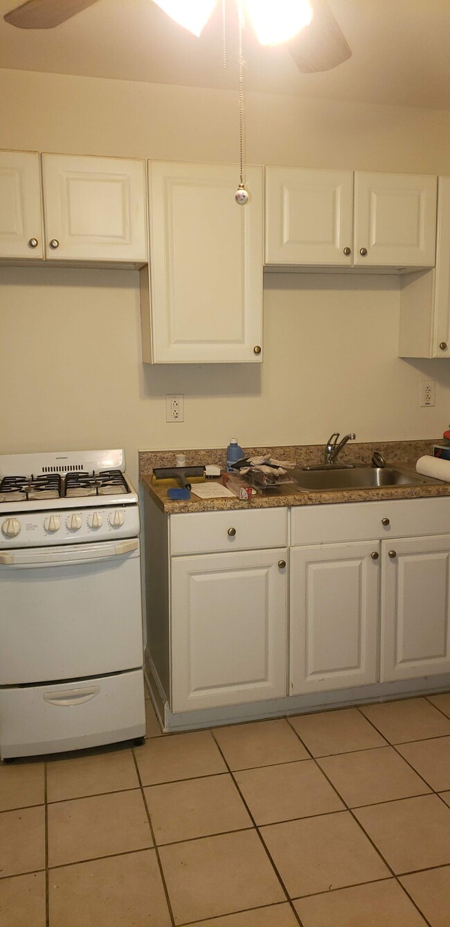 Building Photo - Montgomery Place Apartments II