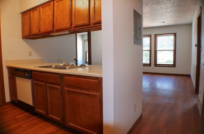 Foto del edificio - $1,195 | 2 Bedroom, 2 Bathroom Apartment |...