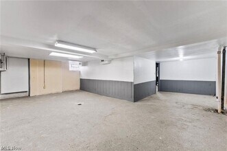 Building Photo - 876 Eloise Dr