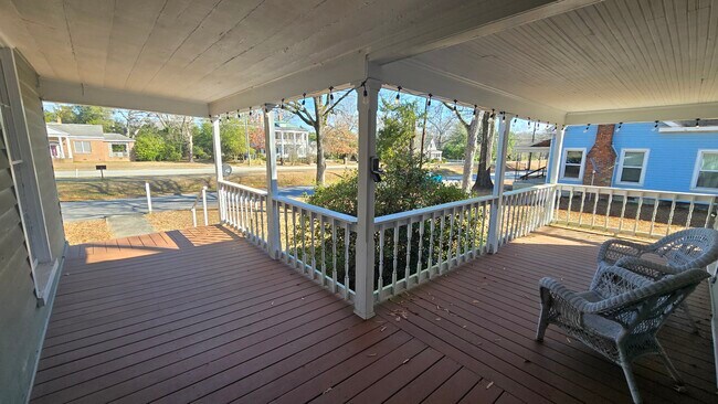 Foto del edificio - 13333 W Main St