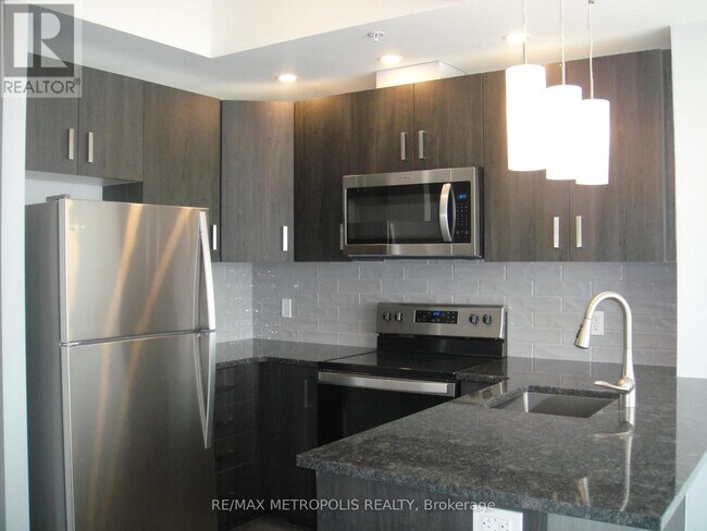 Building Photo - 108 Garment St