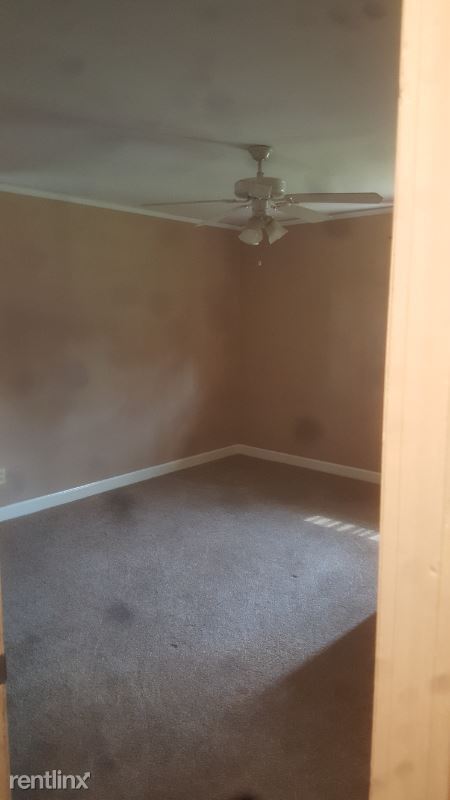 Foto del edificio - 3 br, 2 bath House - 17 Holmsby Ln