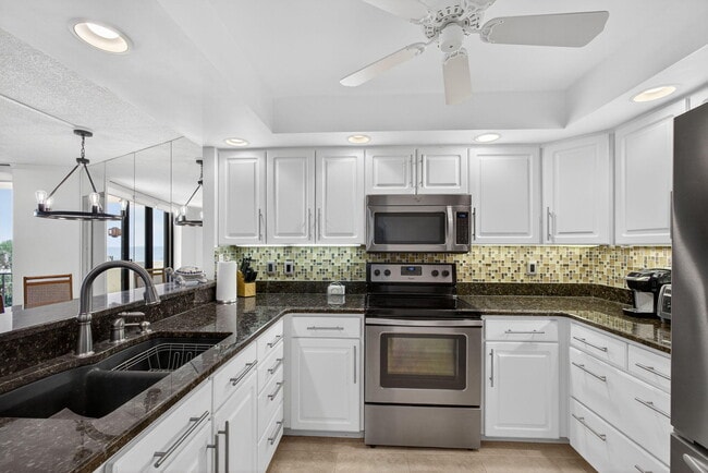 Building Photo - 2800 N Ocean Dr