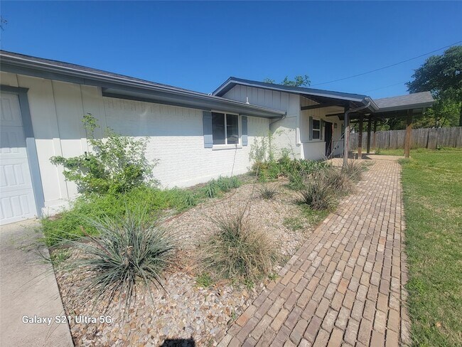 Building Photo - 1612 Caddo Peak Trail