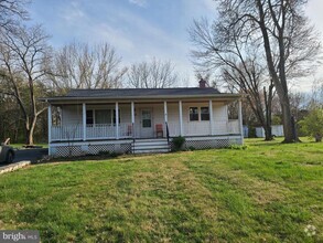Building Photo - 9017 Yorkshire Ln