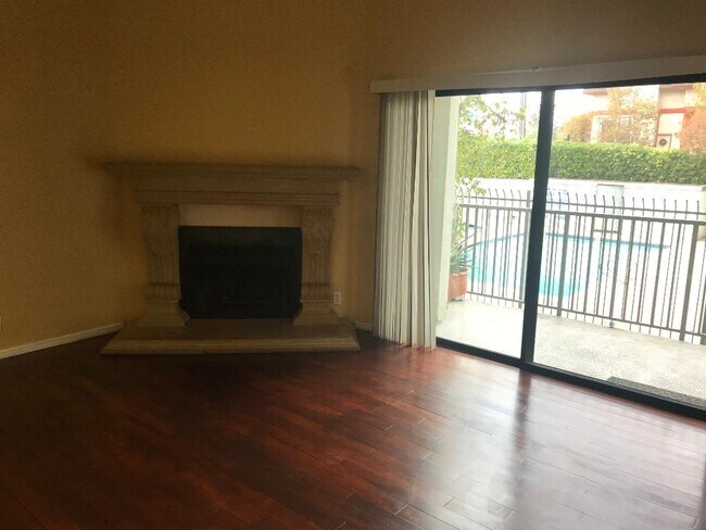 Foto del edificio - 14237 Foothill Blvd