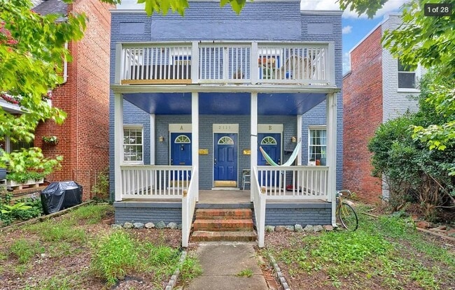 Building Photo - 2111 Maplewood Ave
