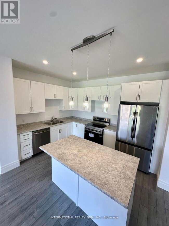 Building Photo - 40 Evans St