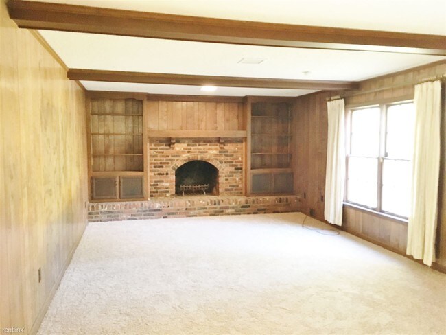 Building Photo - 4 br, 2.5 bath House - 7000 Loddon Cv