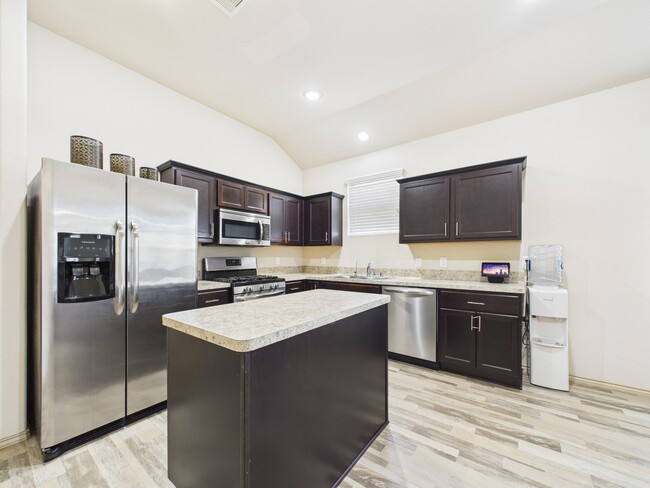 Foto del edificio - 5206 Rosehill Ridge Ct