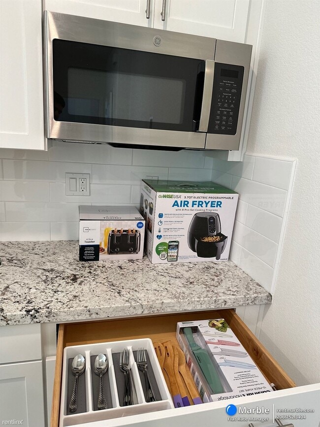 Foto del edificio - 1 br, 1 bath House - 4959 Belles Ct