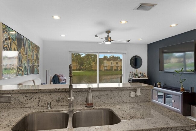 Foto del edificio - 12905 SW 31st Ct