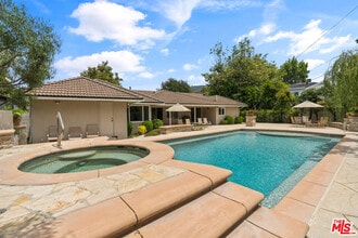 Building Photo - 4315 Clybourn Ave Building Photo - 4315 Clybourn Ave