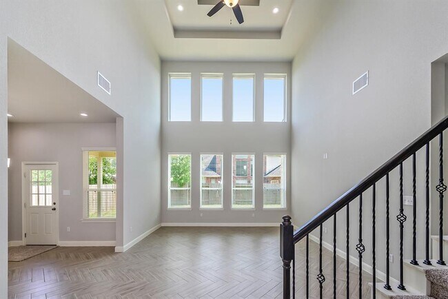 Building Photo - 16419 Lakewood Field Dr