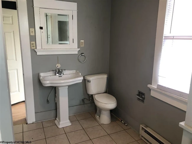 Full Bathroom - 1106 Fennimore St