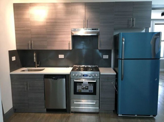 Foto del edificio - 310 E 25th St
