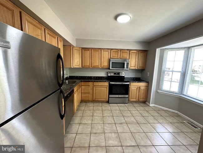 Foto del edificio - 8121 Fenwick Ct