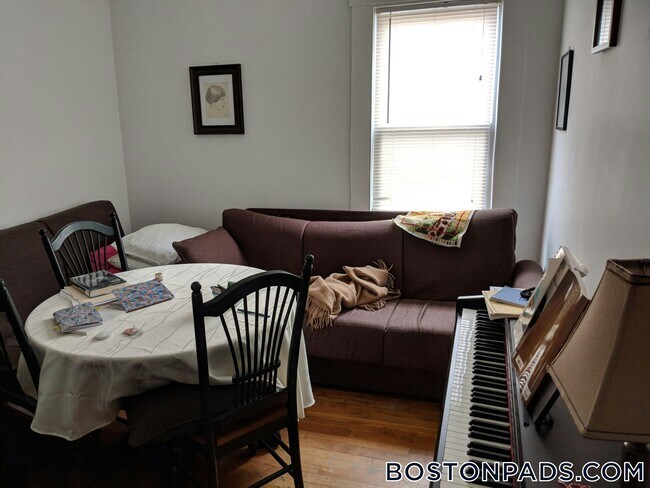 Building Photo - 148 Fifth St.