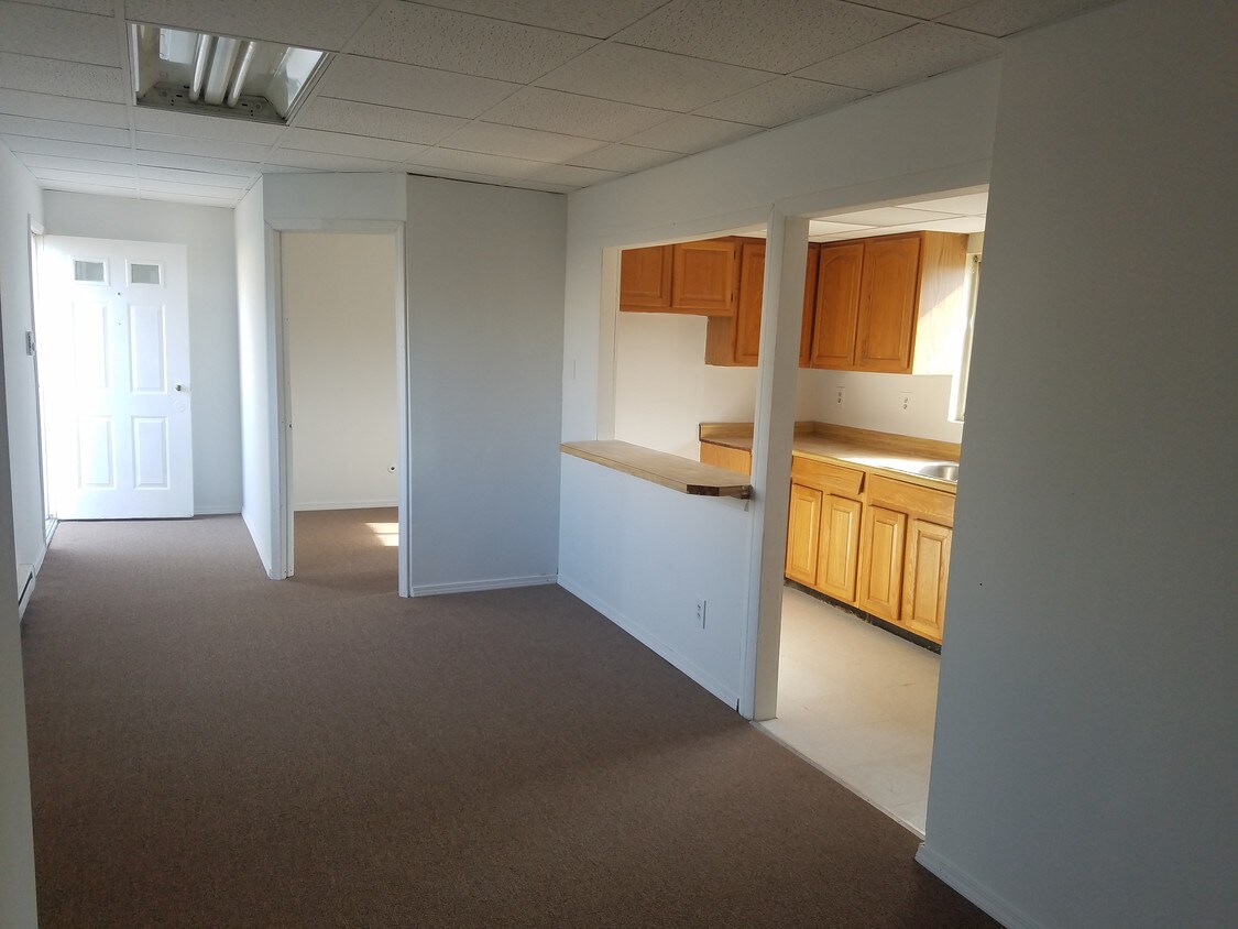 Primary Photo - 703 W Maple Ave