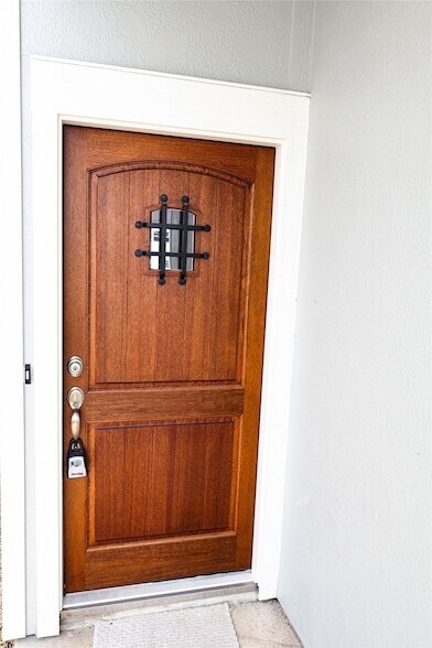 Foto del edificio - 3352 Vine Ter Trce